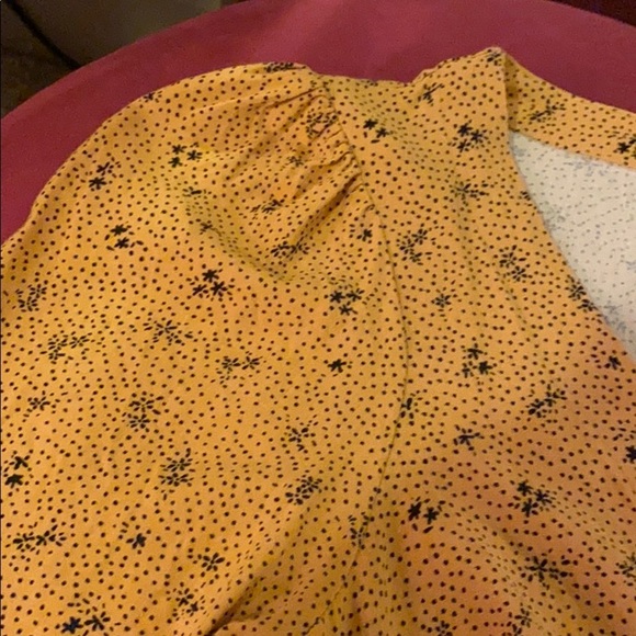 Urban Outfitters cute yellow gold & black top XS​ - Picture 8 of 16